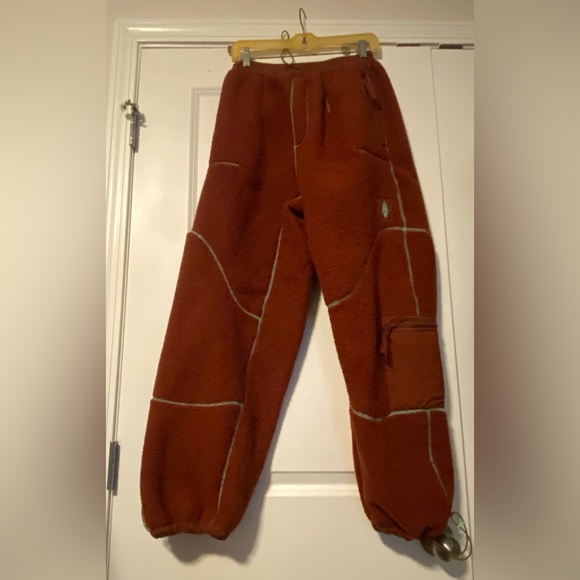 FP Free People Movement Hit The Slopes Burgundy Pants - Picture 7 of 10